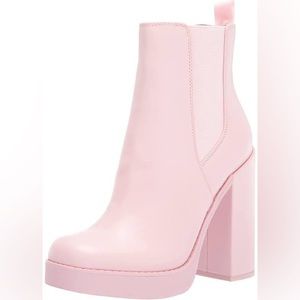 Steve Madden Triple baby pink booties